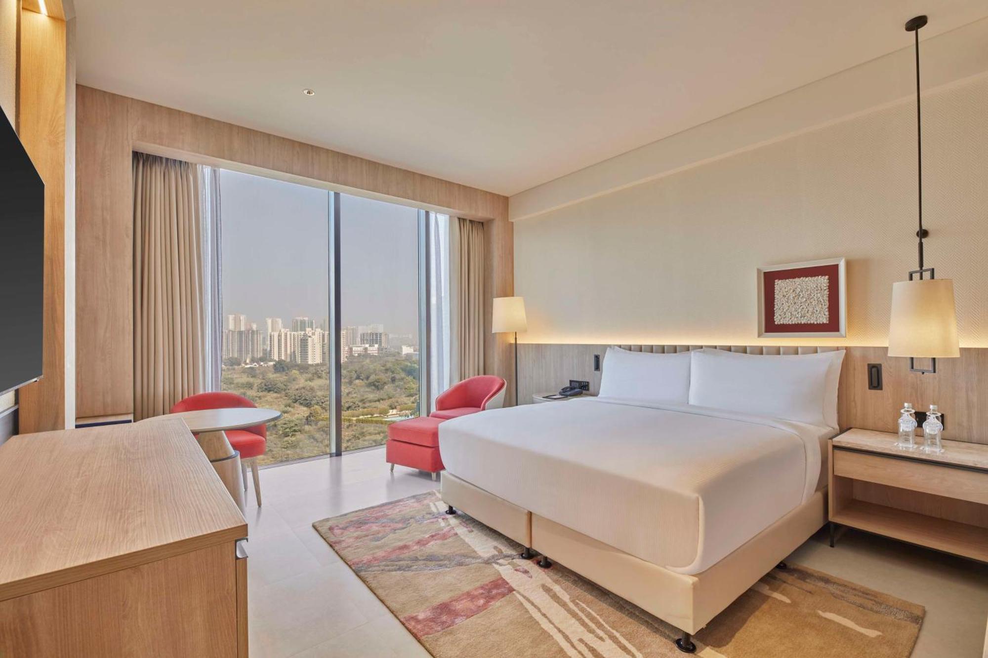 Hilton Gurugram Baani City Centre Гургаон Экстерьер фото